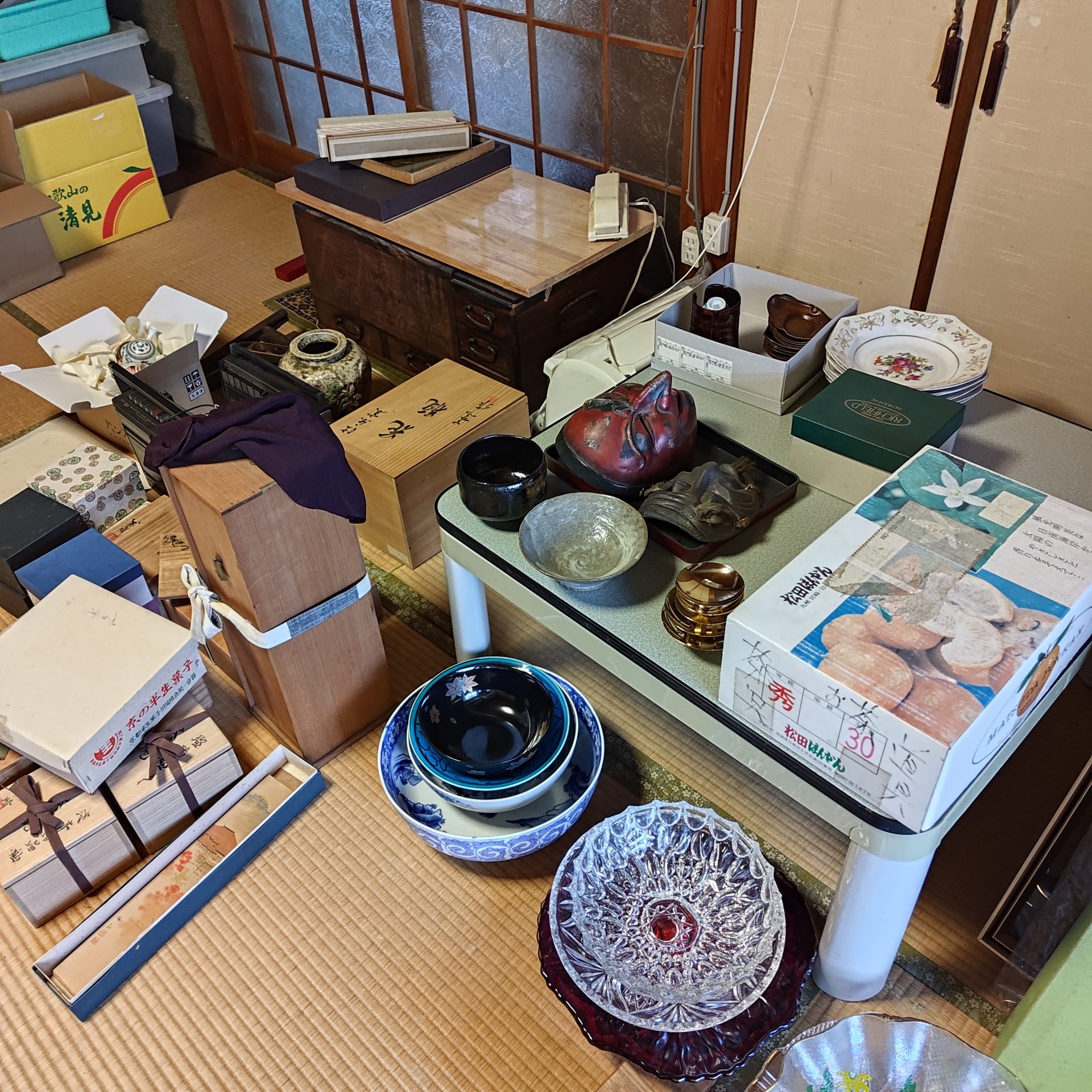 You are currently viewing 姫路市 買取り 抹茶碗・鉄瓶・棗などの茶道具 陶器 贈答品