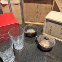 店舗持ち込み　バカラのグラス、備前焼の宝瓶などの買取りありがとうございました。