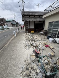 Read more about the article 店舗DIY  外壁破壊