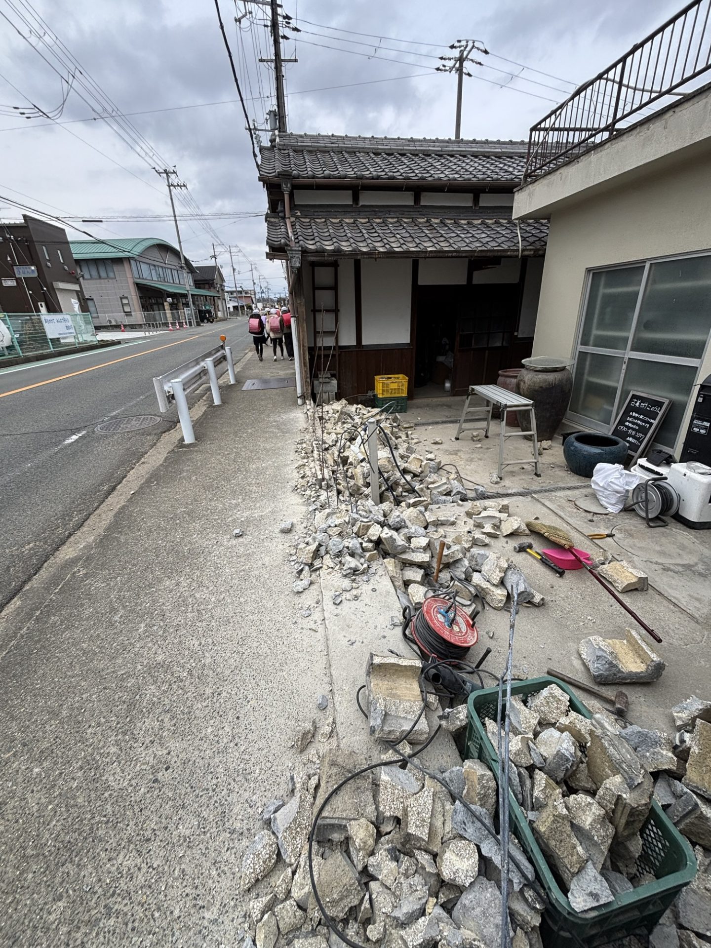 You are currently viewing 店舗DIY  外壁破壊