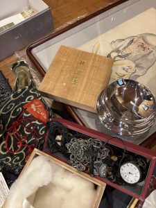 Read more about the article 姫路市　銀杯、古銭、絵画の買取りありがとうございました